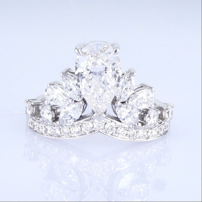 18k Crown Style Εργαστήριο Μεγάλωσαν Διαμαντένιο Δαχτυλίδι Όμορφες Γυναίκες Πριγκίπισσες Σχεδιασμός Λευκό Εργαστήριο Μεγάλωσαν Διαμαντένιο Δαχτυλίδι